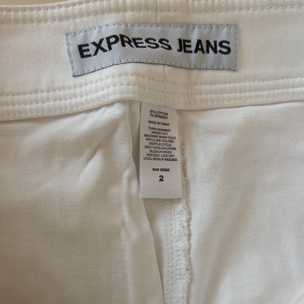 Express -FREE if added to bundle-missing button - Picture 3 of 3